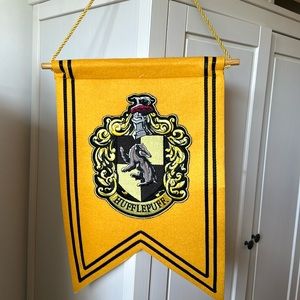 New with tag Harry Potter Hufflepuff house banner